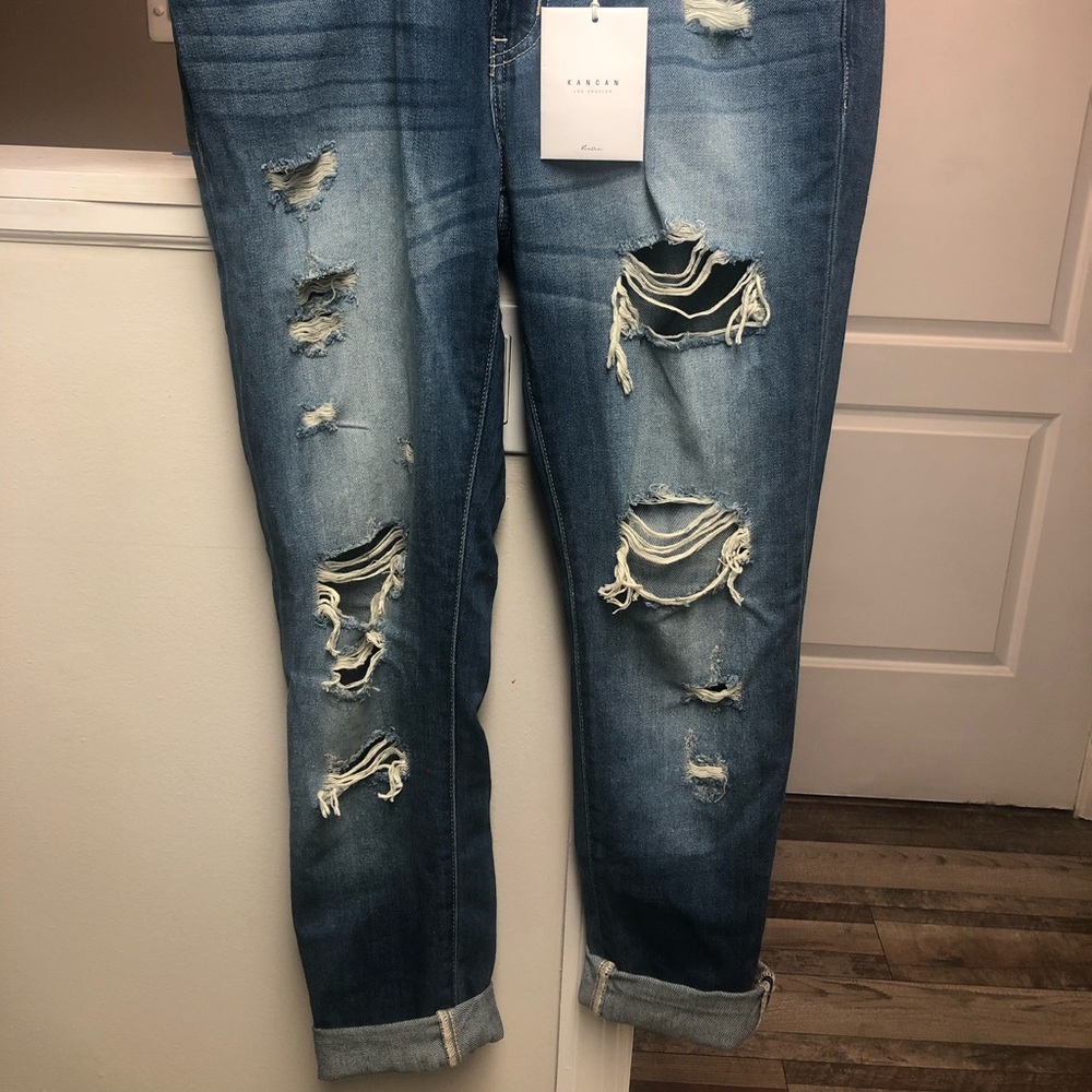 Boyfriend / relaxed fit Kansan jeans. Brand new.